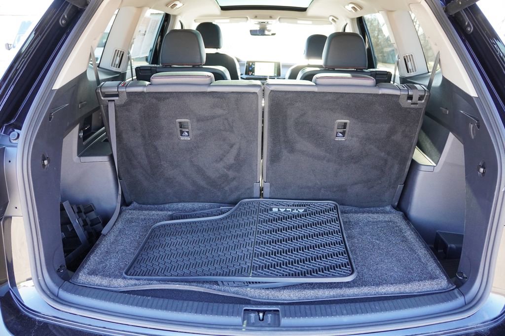 Used 2024 Volkswagen Atlas Peak Edition SEL image 23