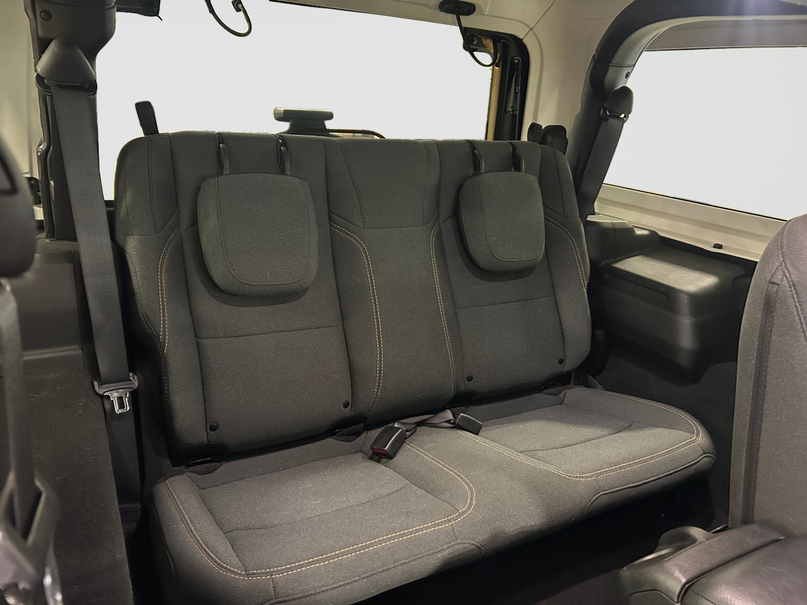 Used 2025 Jeep Wrangler Sport AWD/4WD image 22