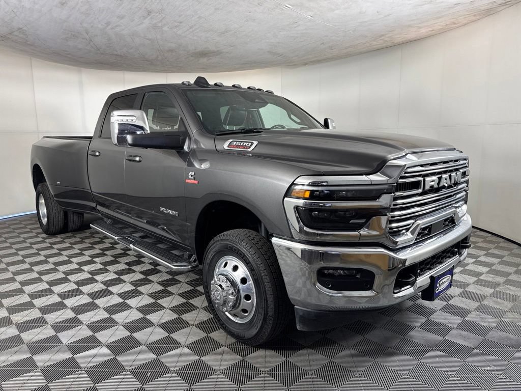 Certified 2025 RAM 3500 Laramie AWD/4WD image 3