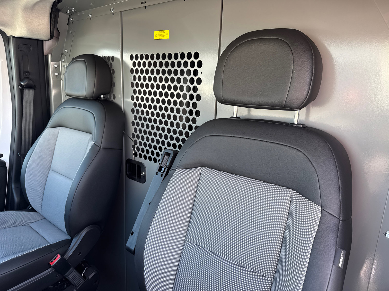 Used 2025 RAM ProMaster 2500 w/ Convenience Group image 7