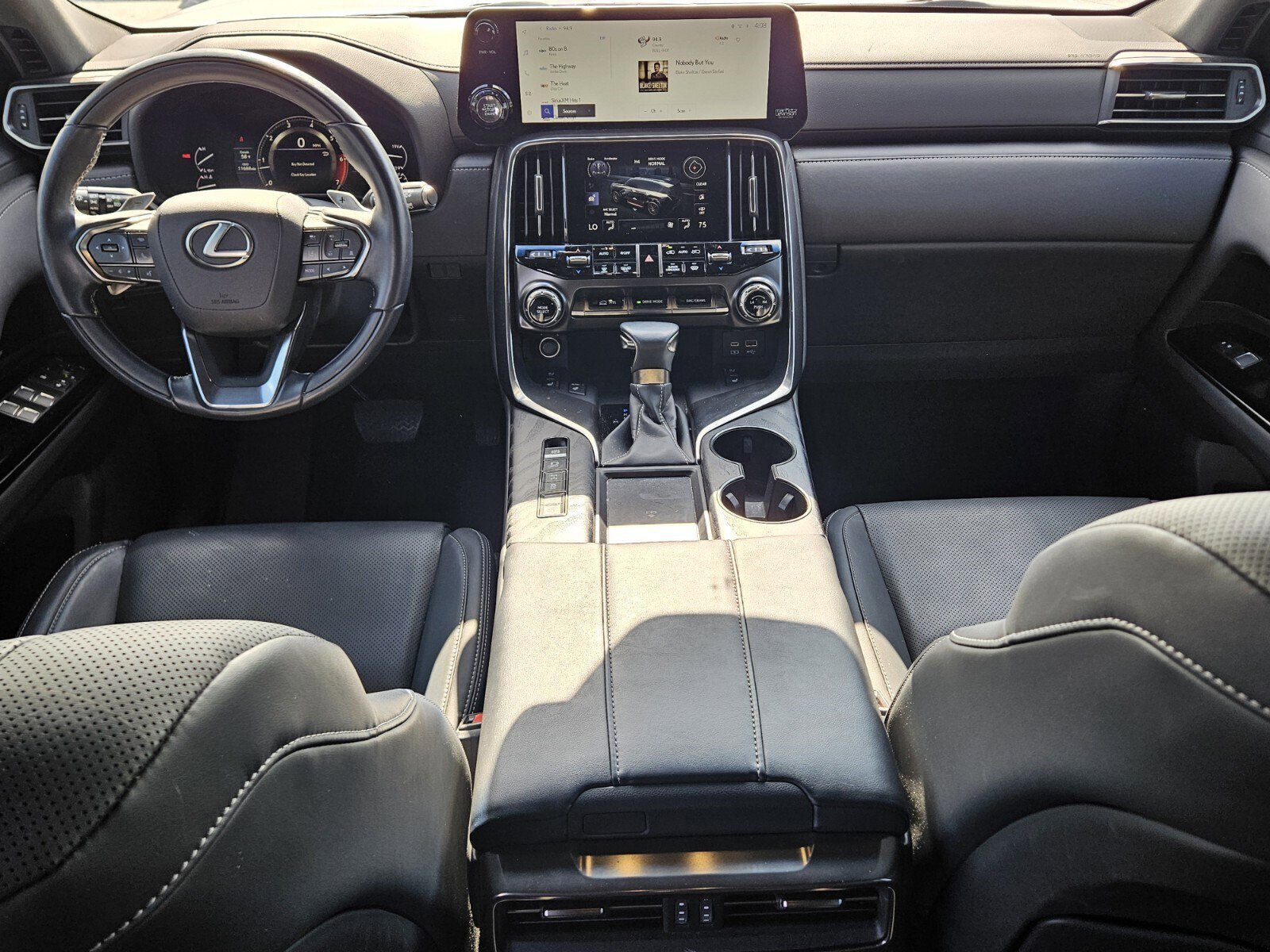 Used 2023 Lexus LX 600 4WD w/ Appearance Package image 5