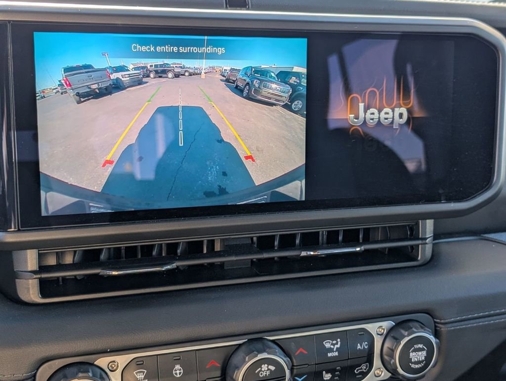 Used 2024 Jeep Wrangler Unlimited Sahara image 3