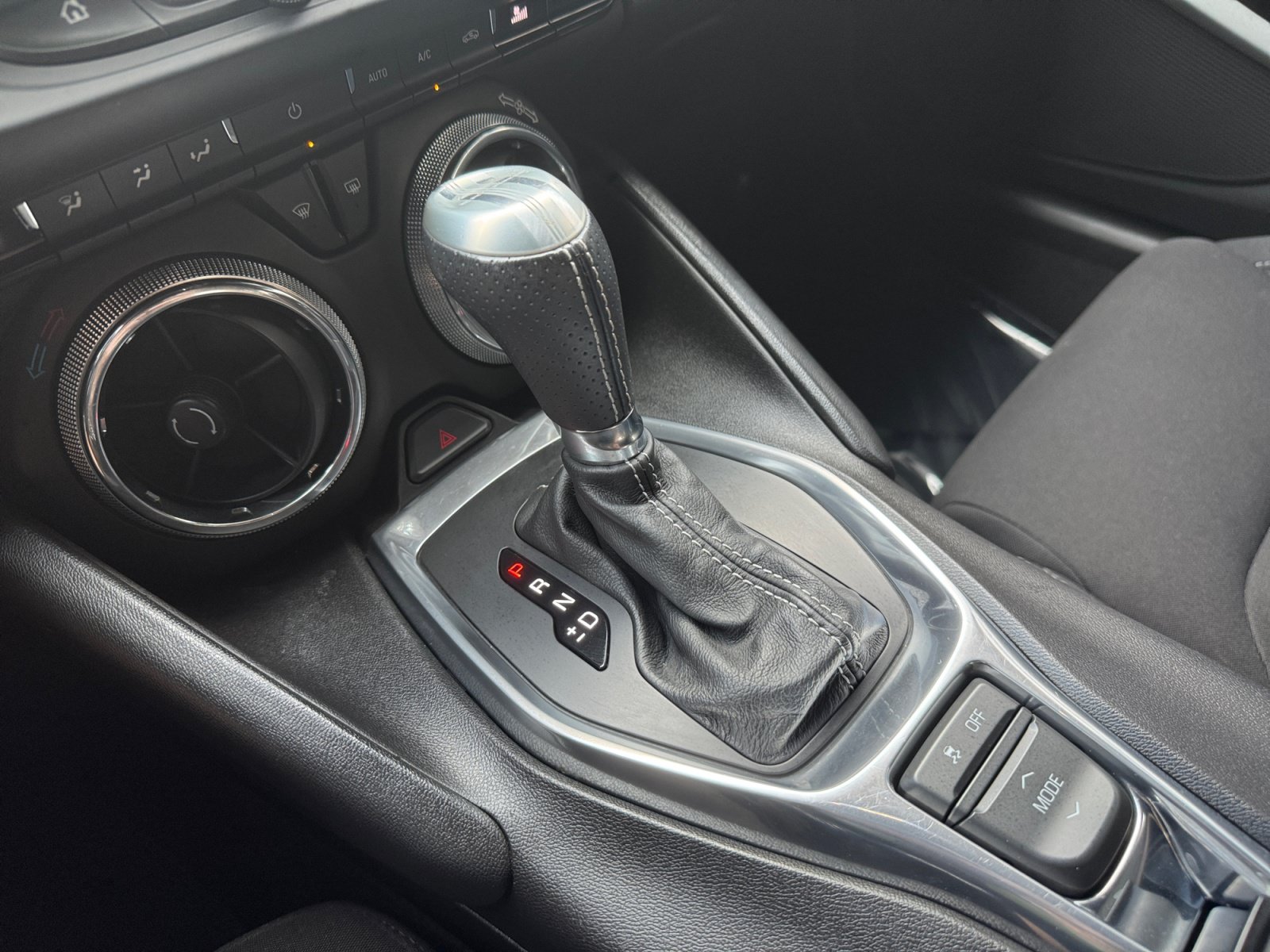 Used 2017 Chevrolet Camaro SS RWD image 21