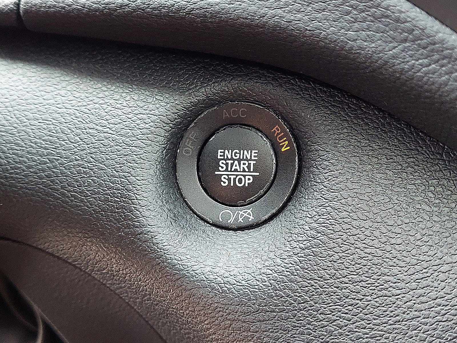 Used 2019 Jeep Cherokee Limited AWD/4WD image 24