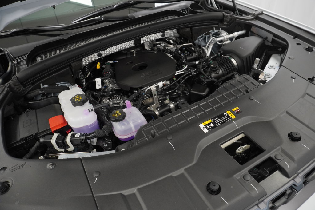 New 2026 Jeep Grand Cherokee Altitude AWD/4WD image 37