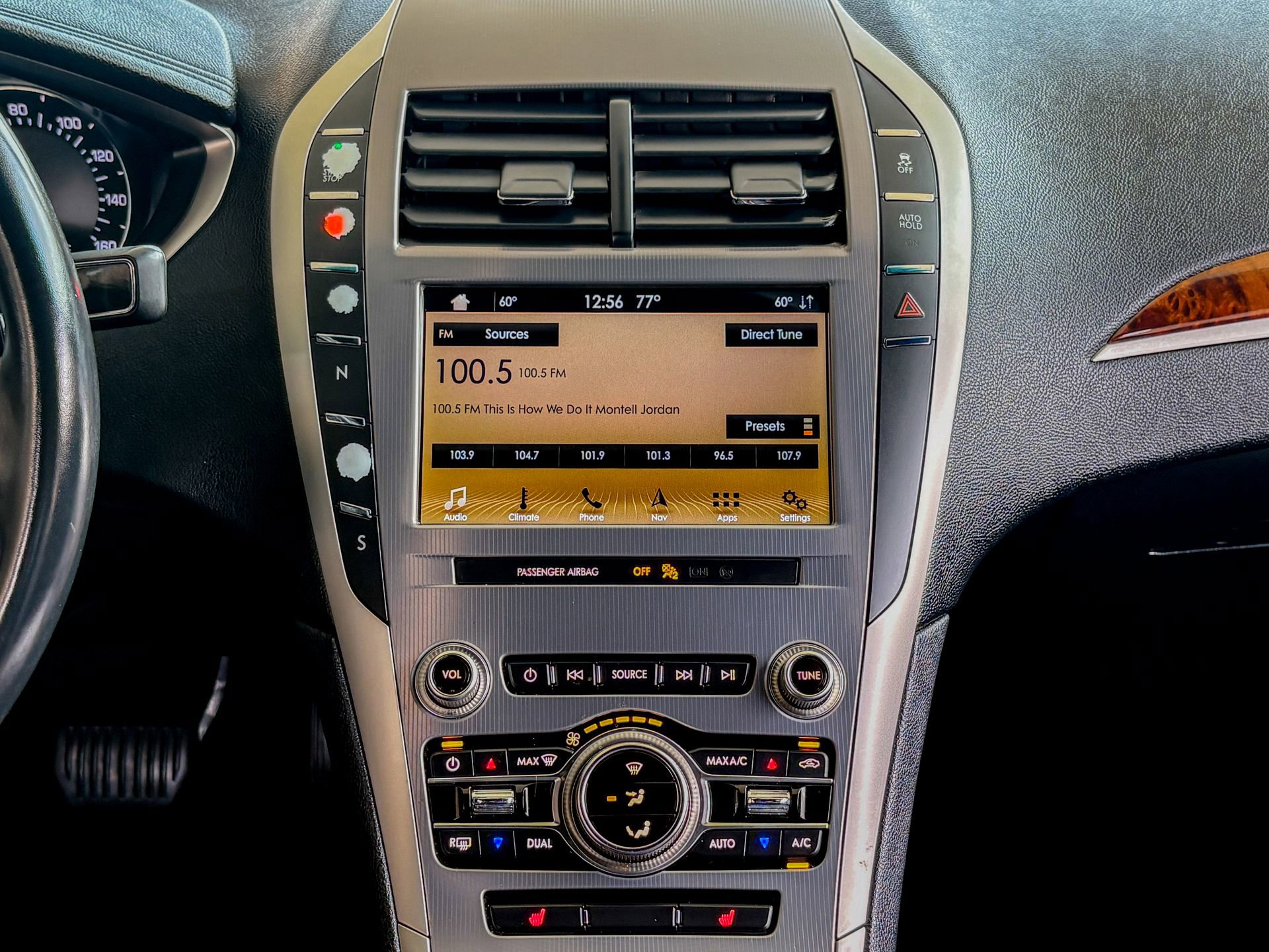Used 2019 Lincoln MKZ Reserve FWD image 28