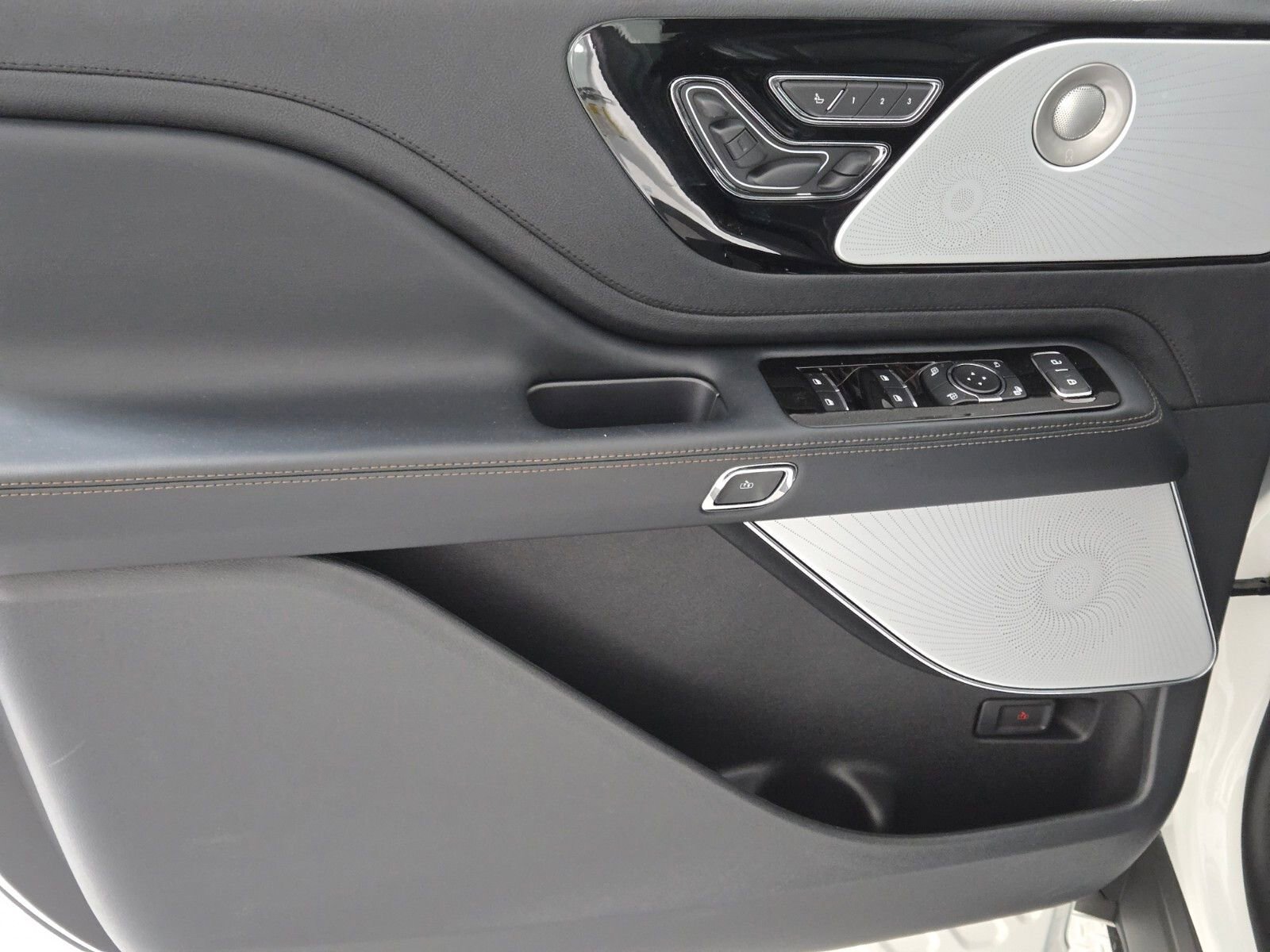 New 2026 Lincoln Aviator Reserve image 23