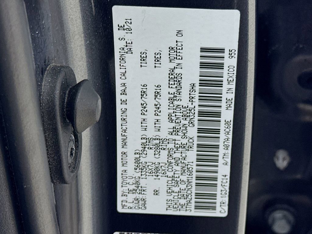 Used 2022 Toyota Tacoma SR5 RWD image 38