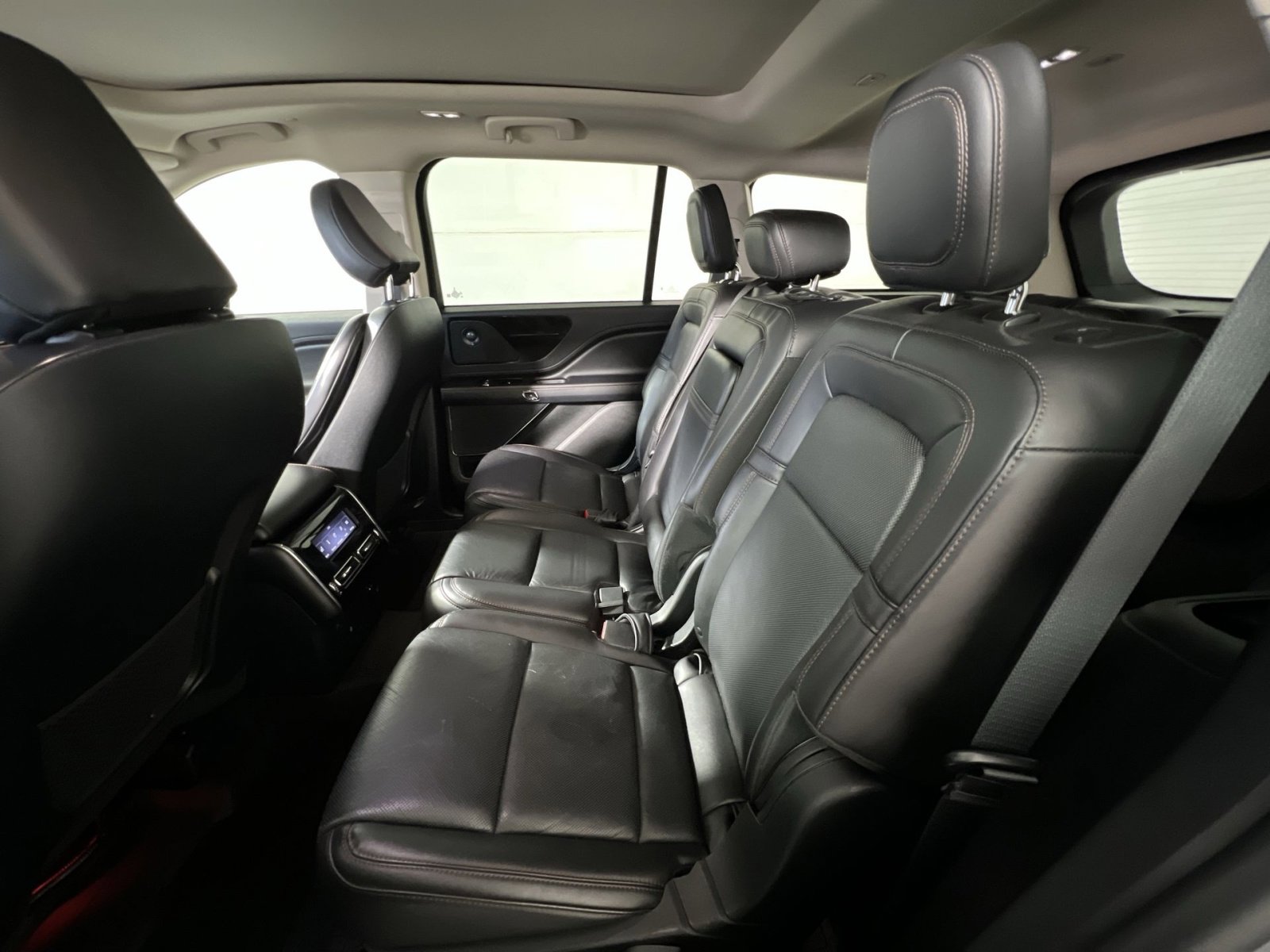 Used 2023 Lincoln Aviator Reserve w/ Equipment Group 201A image 25