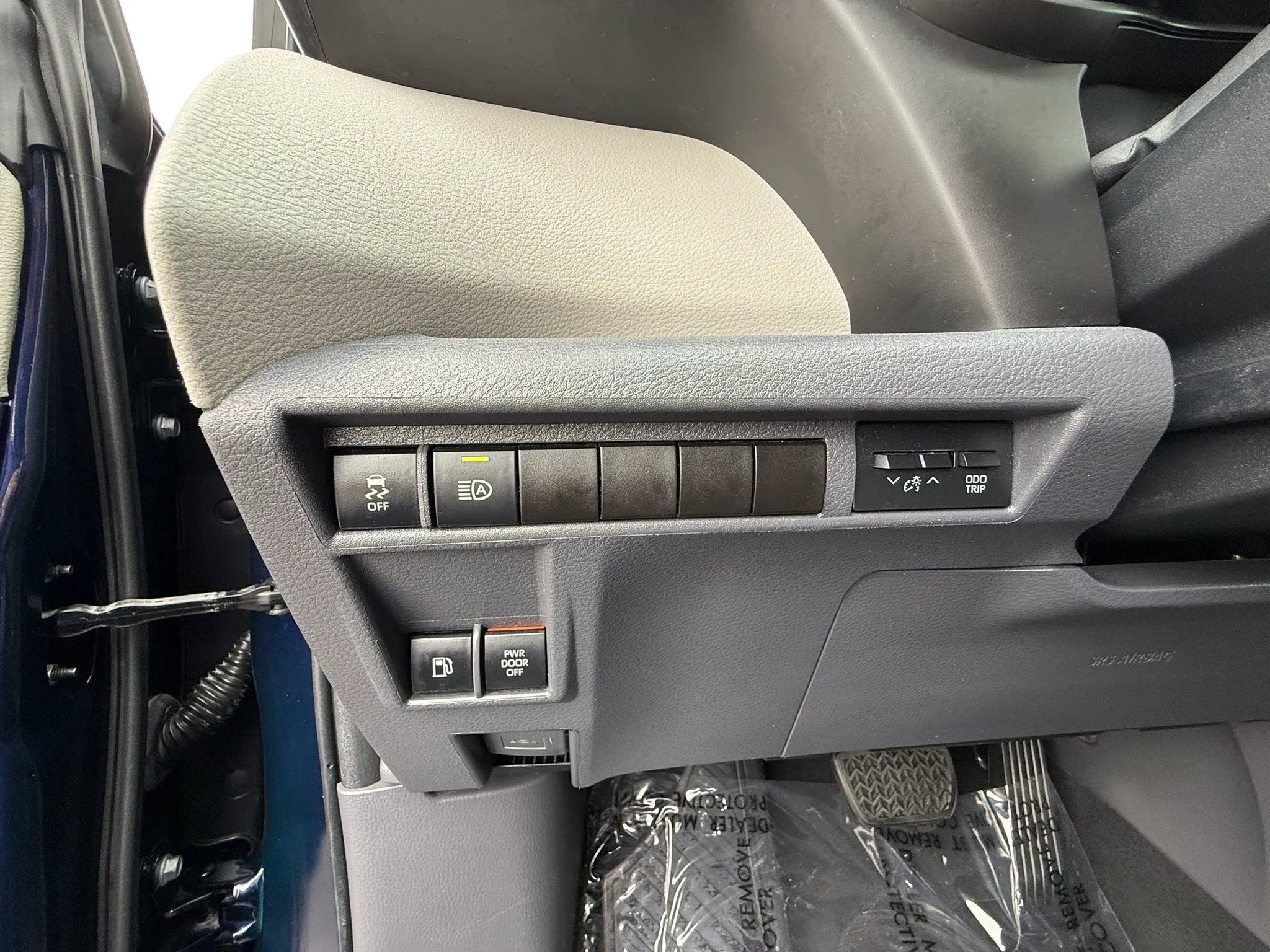 Used 2022 Toyota Sienna LE image 42