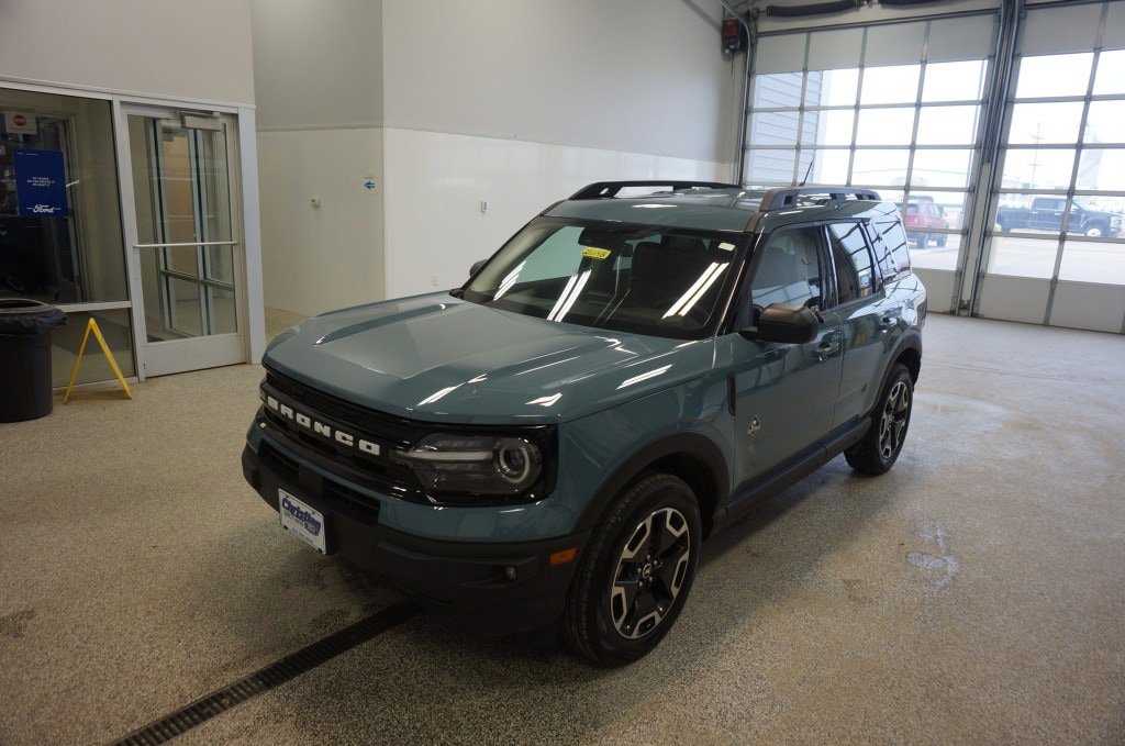 Used 2023 Ford Bronco Sport Outer Banks w/ Tech Package image 1