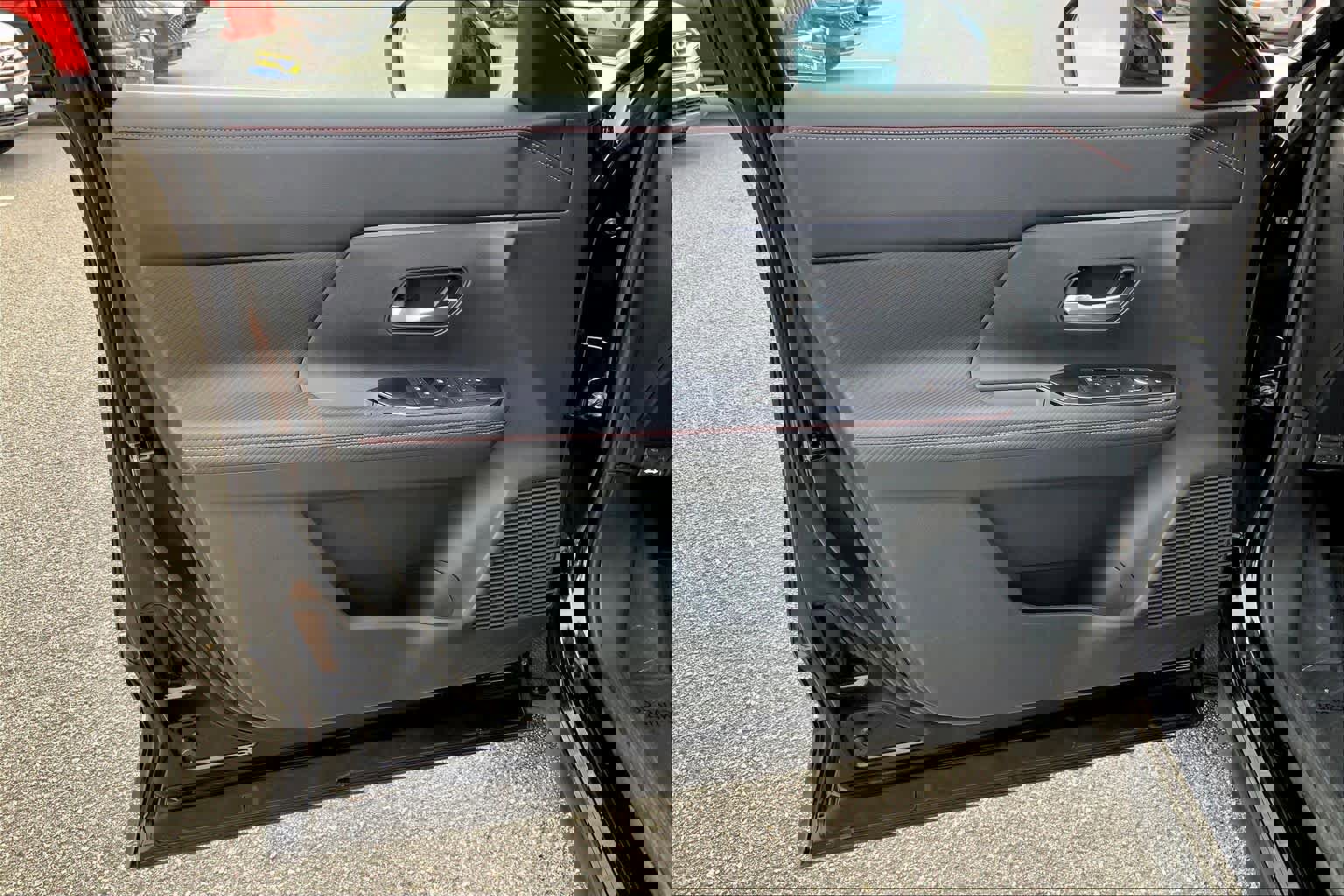 Used 2026 Nissan Kicks SR image 20