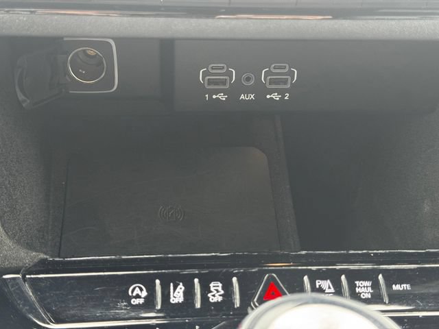 Certified 2024 Jeep Wagoneer L Series II w/ Flexible Seating Group AWD/4WD image 41