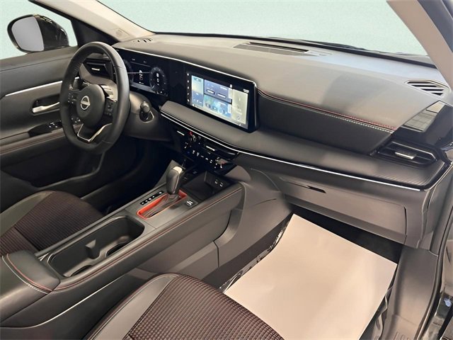 Used 2025 Nissan Kicks SR w/ SR Premium Package image 10