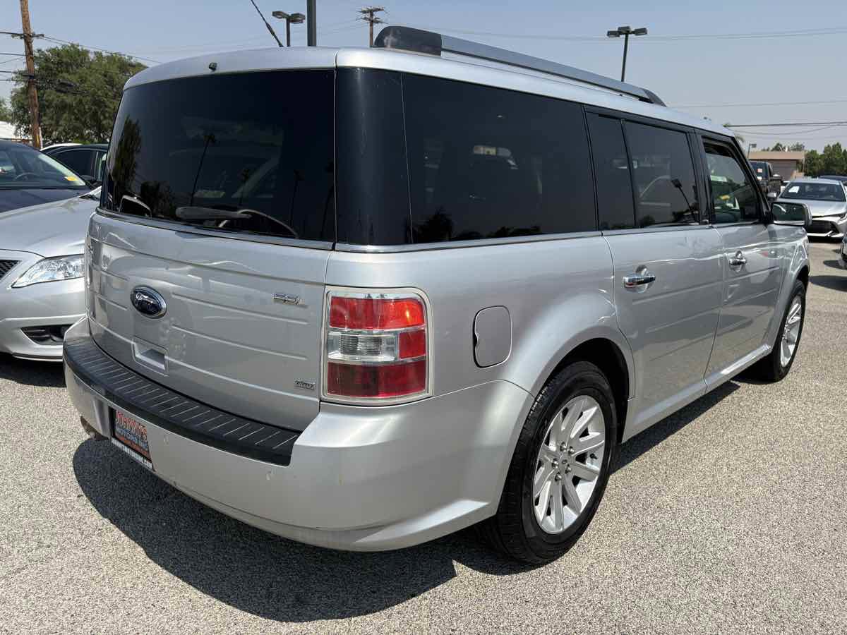 Used 2011 Ford Flex SEL w/ Rapid Spec Order Code image 5