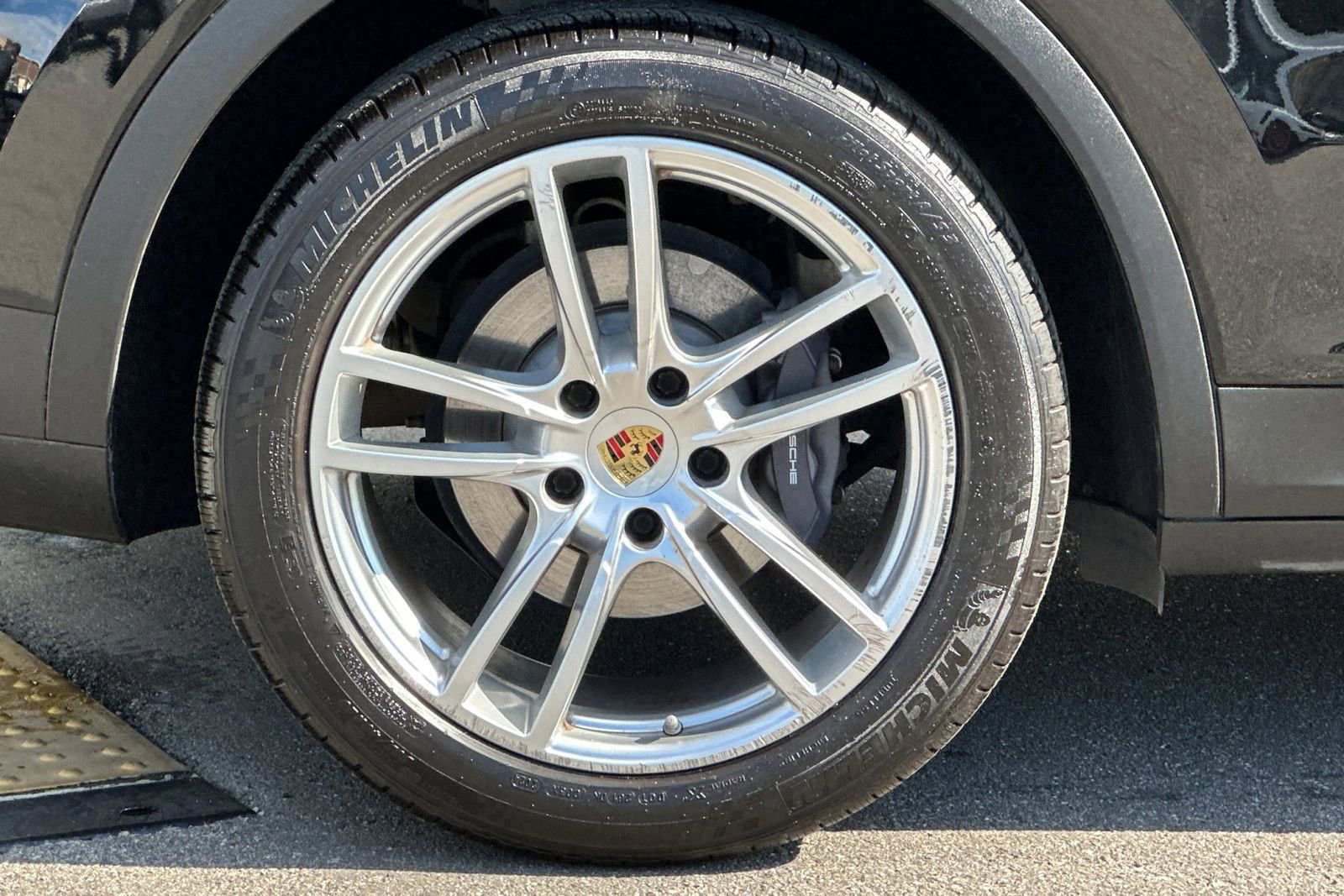 Used 2021 Porsche Cayenne image 43