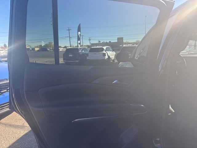 Used 2024 Chevrolet Traverse Z71 image 20