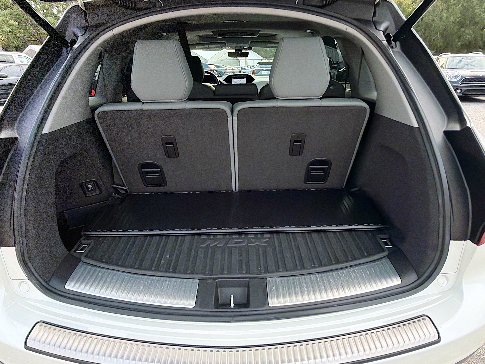 Used 2016 Acura MDX FWD w/ Tech & Entertainment image 11