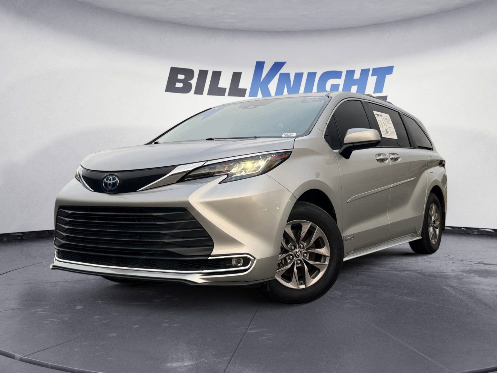 Used 2021 Toyota Sienna XLE