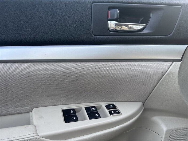 Used 2014 Subaru Outback 2.5i image 11