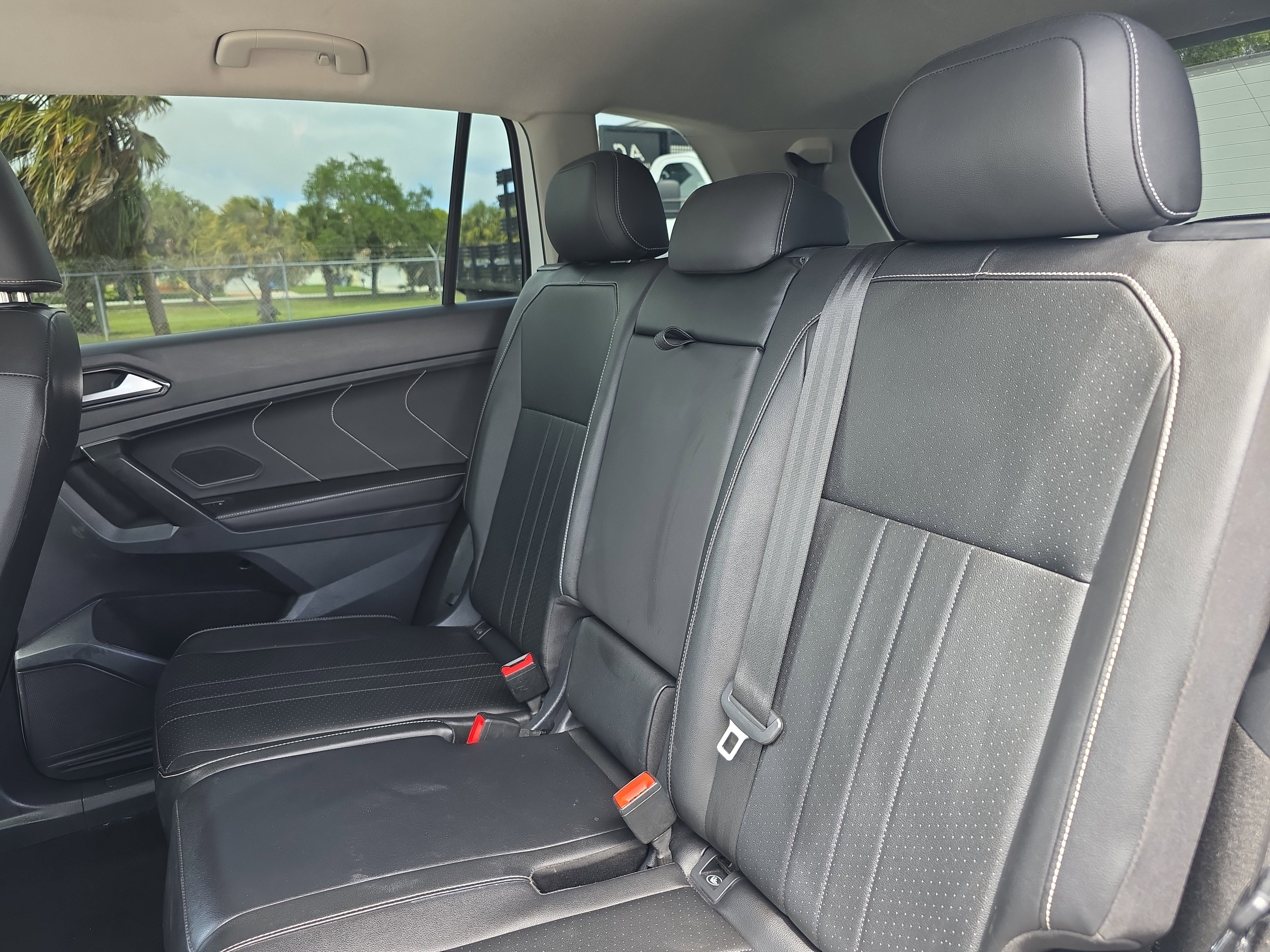 Used 2024 Volkswagen Tiguan SE FWD image 14