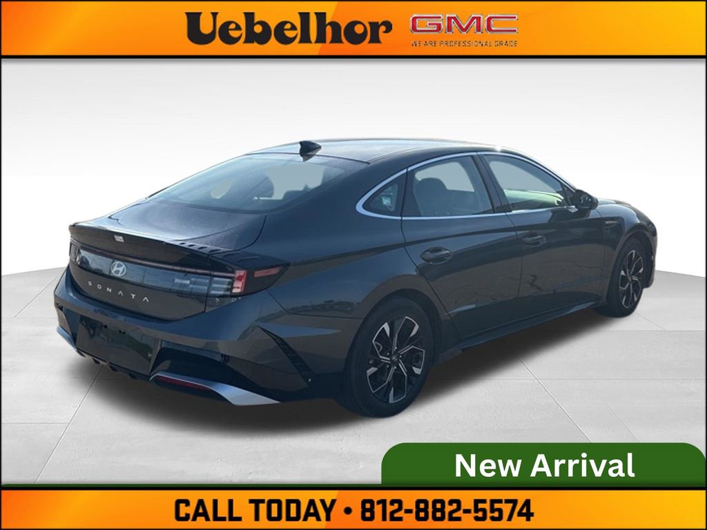 Used 2025 Hyundai Sonata SEL FWD image 4