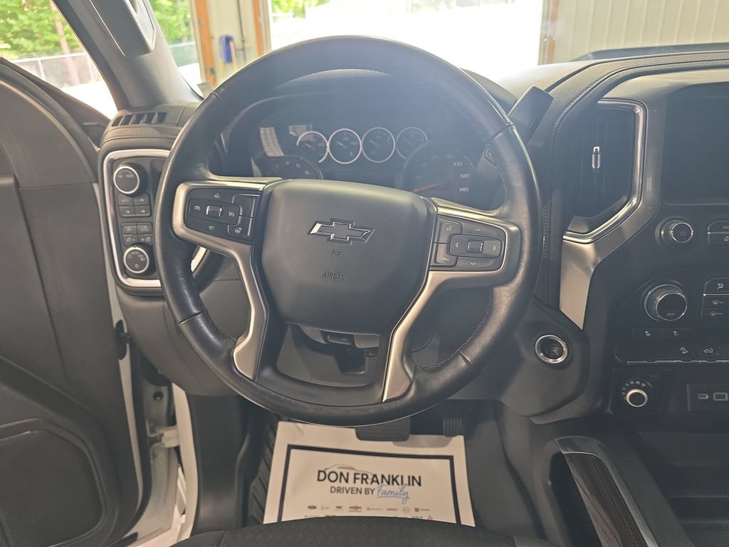 Used 2021 Chevrolet Silverado 1500 LT Trail Boss w/ LPO, Dark Essentials Package AWD/4WD image 13