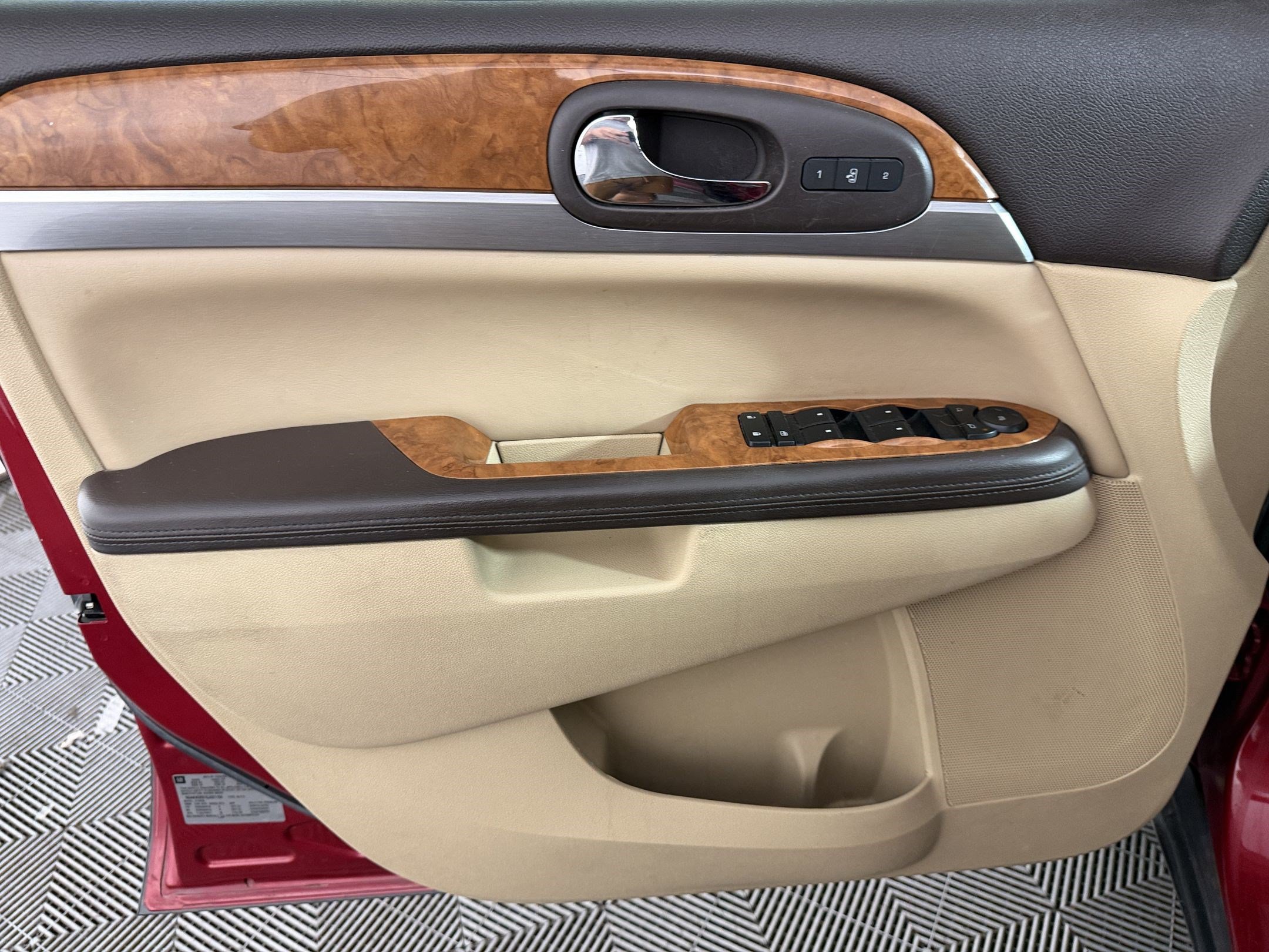 Used 2012 Buick Enclave Leather AWD/4WD image 14
