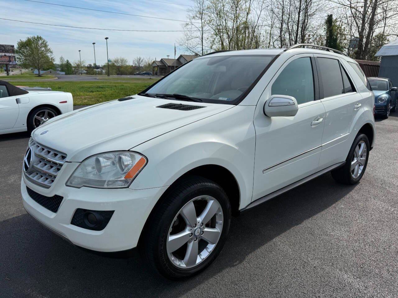 Used 2010 Mercedes-Benz ML 350 2WD image 3