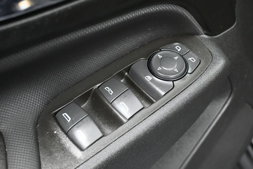 Used 2023 Chevrolet Equinox RS FWD image 14
