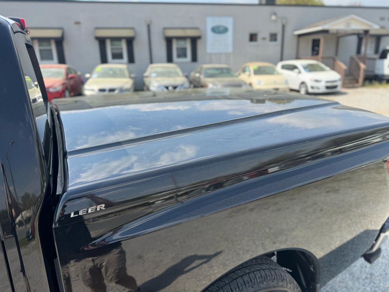 Used 2013 Nissan Titan SV w/ SV Value Truck Pkg image 12