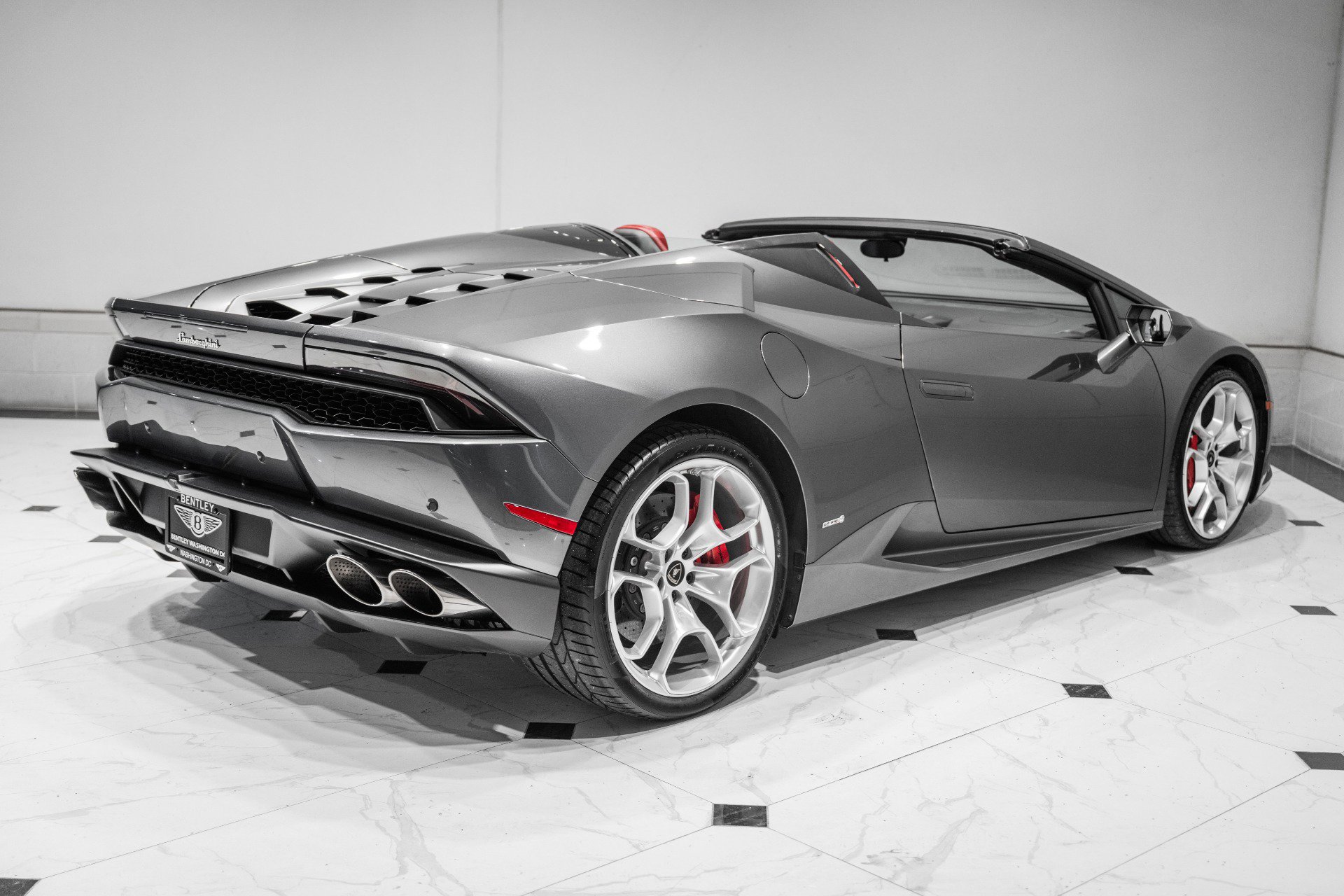 Used 2016 Lamborghini Huracan LP 610-4 image 9
