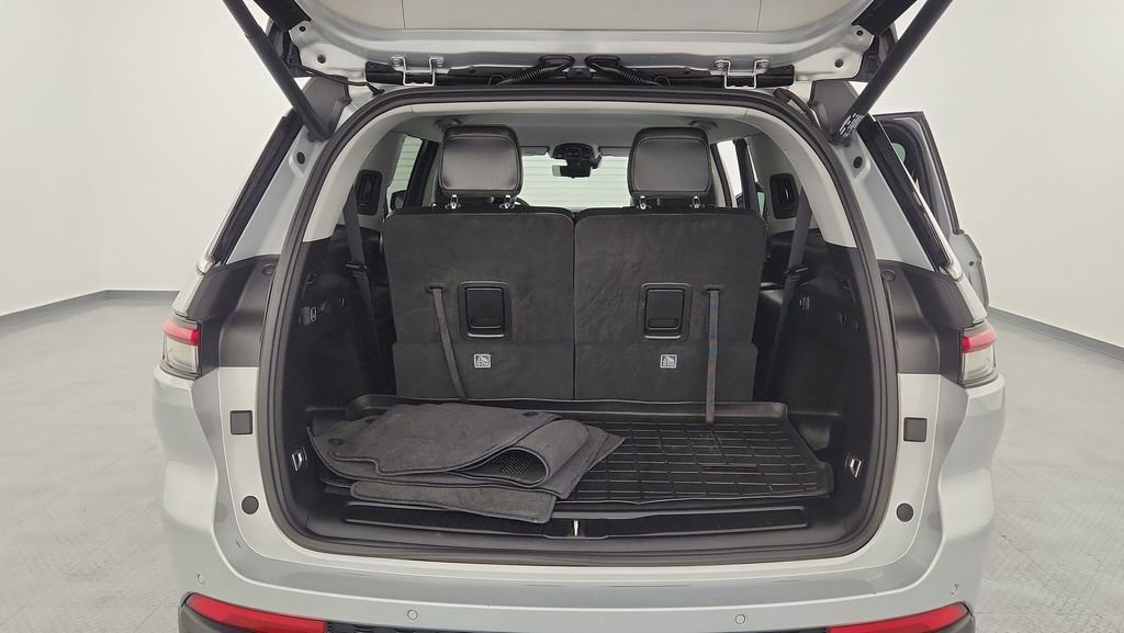 Used 2023 Jeep Grand Cherokee L Limited w/ Luxury Tech Group II image 30