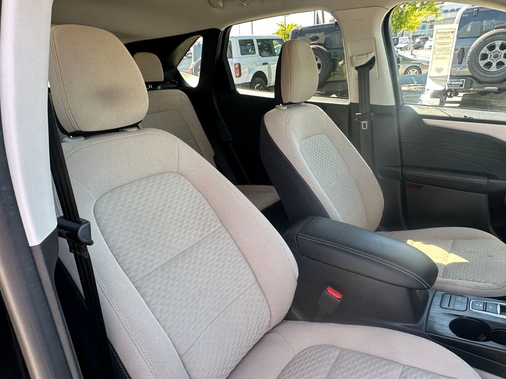Used 2022 Ford Escape SE w/ Convenience Package FWD image 17