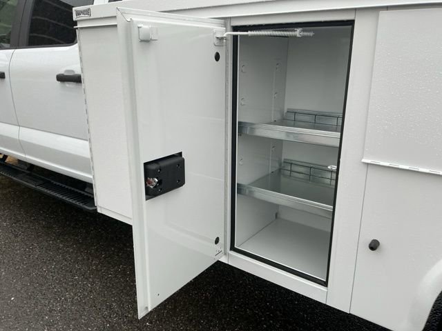 New 2026 Ford F550 4x4 Crew Cab image 11