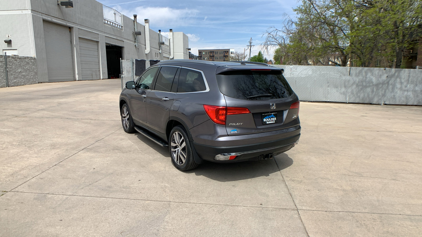 Used 2016 Honda Pilot Touring image 3