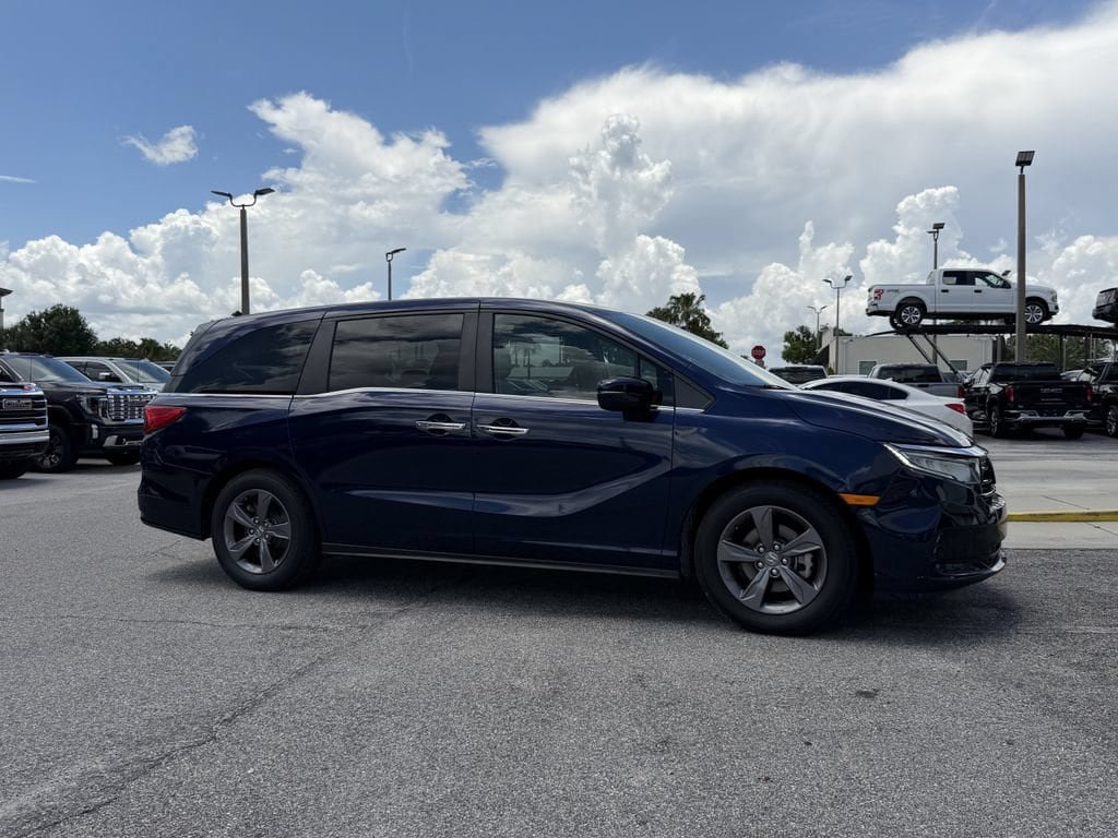 Used 2024 Honda Odyssey EX image 2