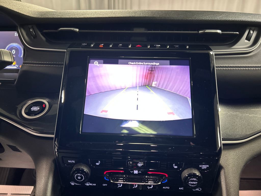 Used 2022 Jeep Grand Cherokee L Laredo image 18