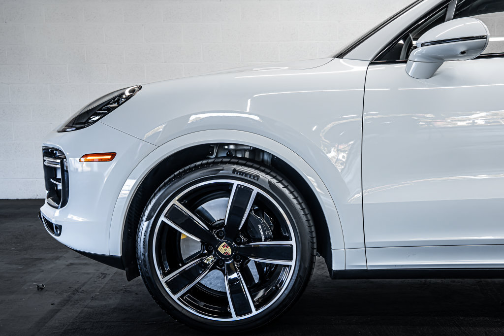 Used 2022 Porsche Cayenne Turbo AWD/4WD image 12