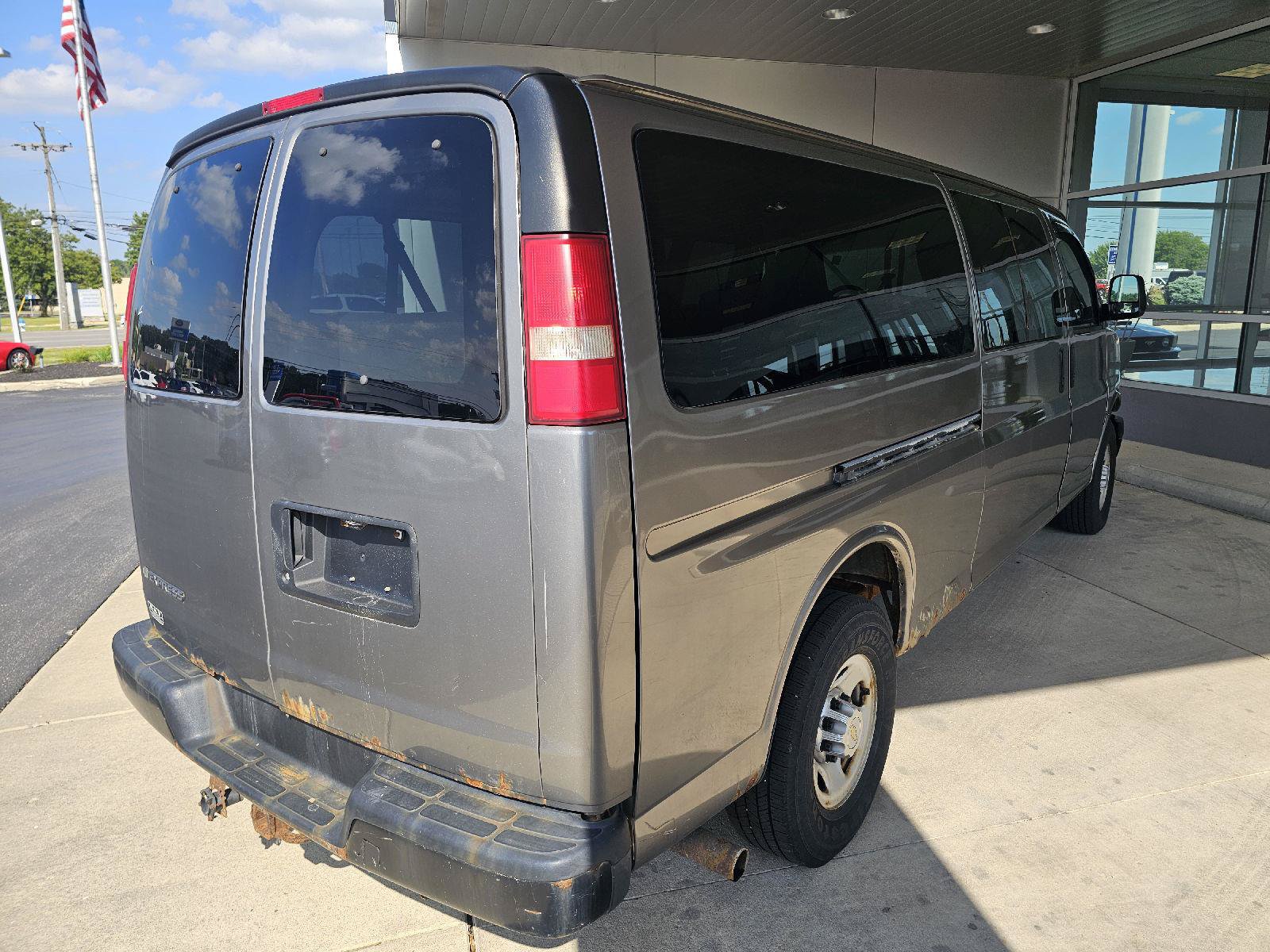 Used 2012 Chevrolet Express 3500 LS w/ Power Package RWD image 5