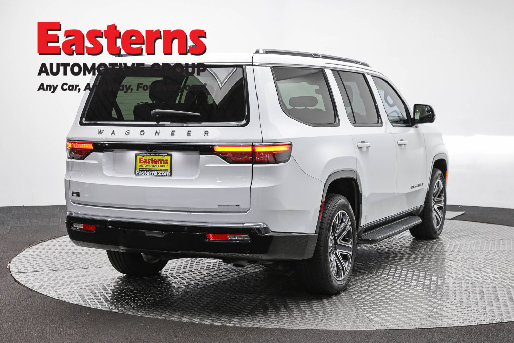 Used 2024 Jeep Wagoneer Series II w/ Flexible Seating Group RWD image 6