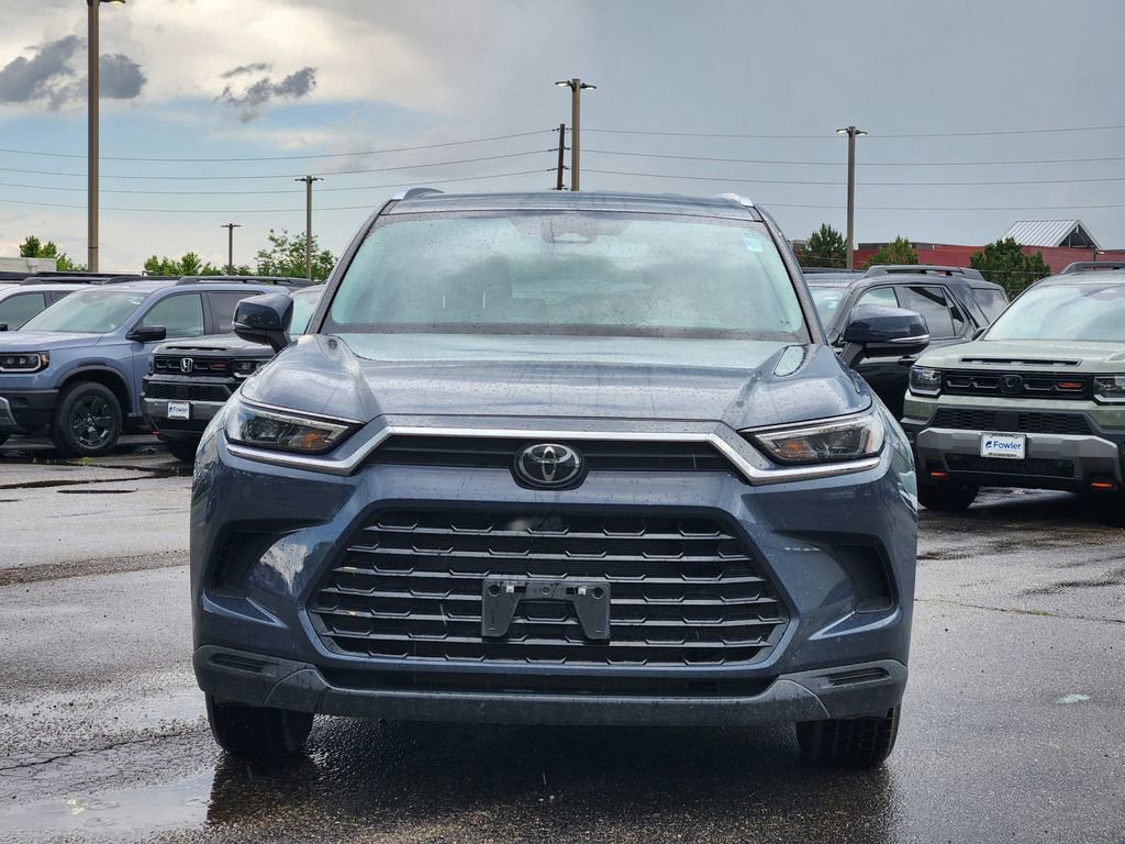 Used 2024 Toyota Grand Highlander AWD image 2