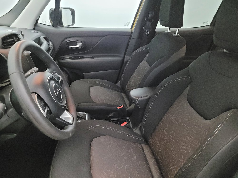Used 2023 Jeep Renegade Latitude image 17