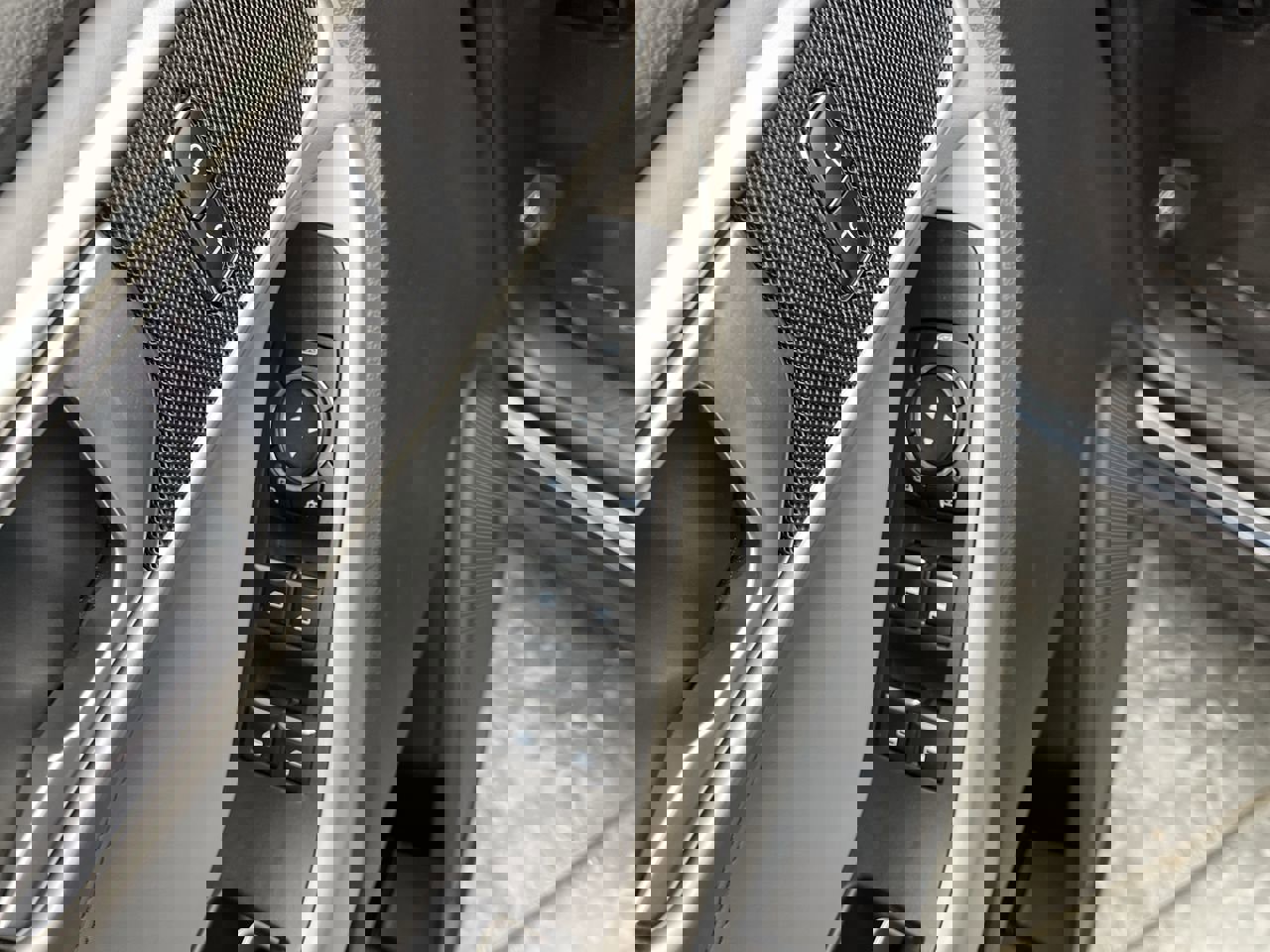 Used 2023 Ford Explorer XLT w/ Equipment Group 202A image 9