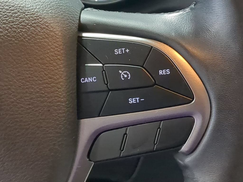 Used 2019 Jeep Grand Cherokee Limited AWD/4WD image 29