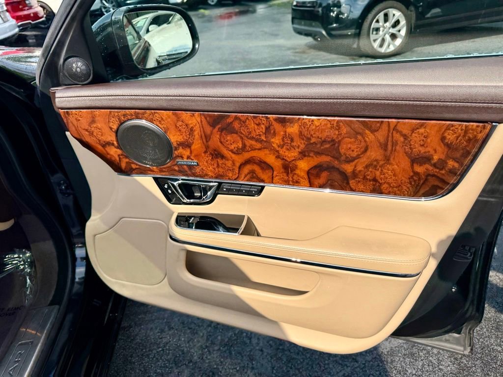 Used 2015 Jaguar XJ AWD image 27