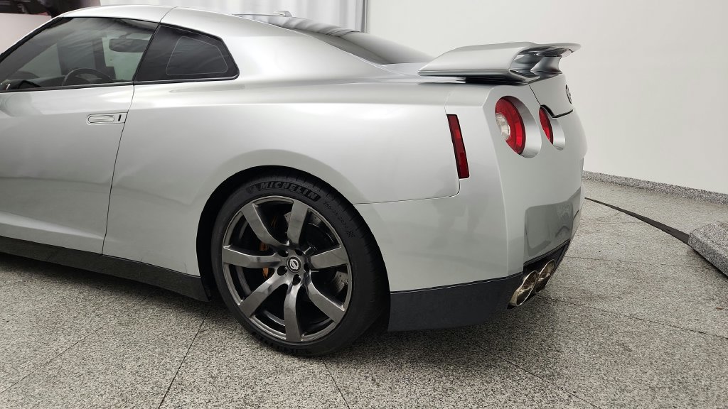 Used 2009 Nissan GT-R Premium AWD/4WD image 19