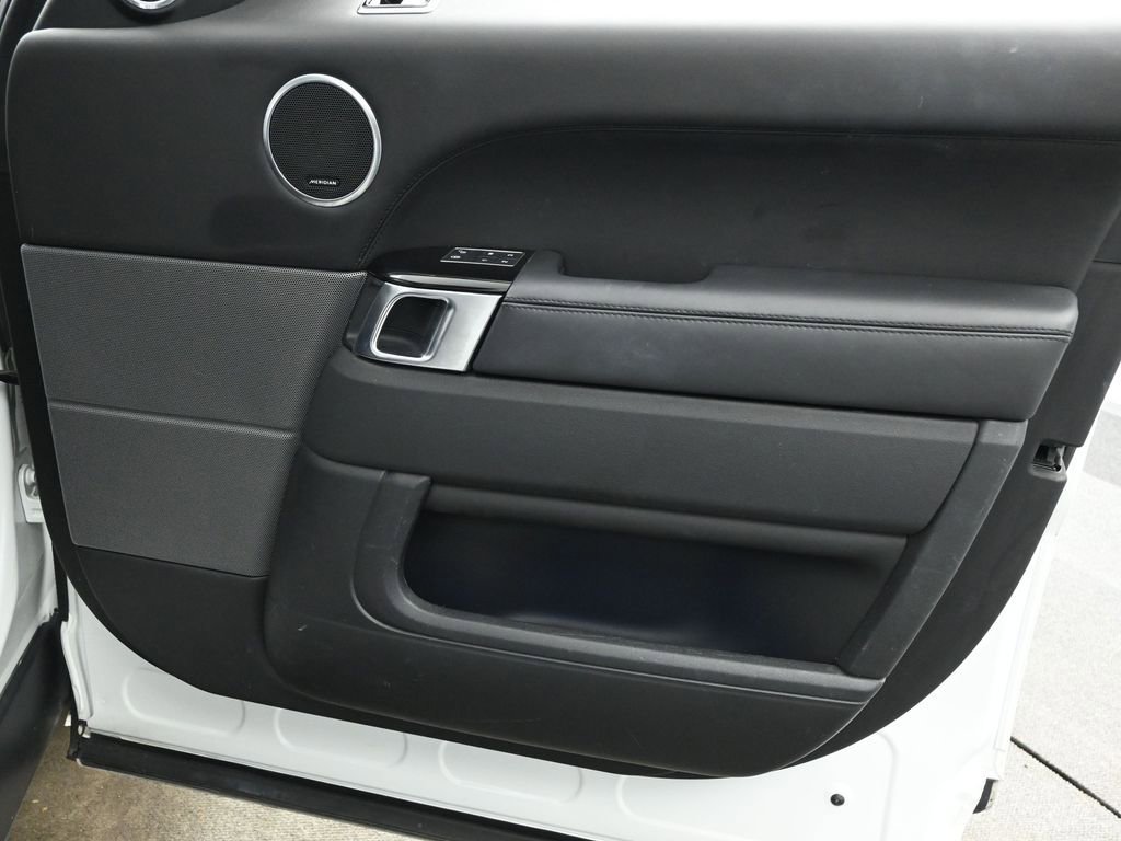 Used 2020 Land Rover Range Rover Sport HST image 21