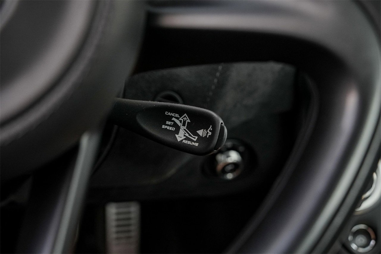 Used 2018 McLaren 720S image 22