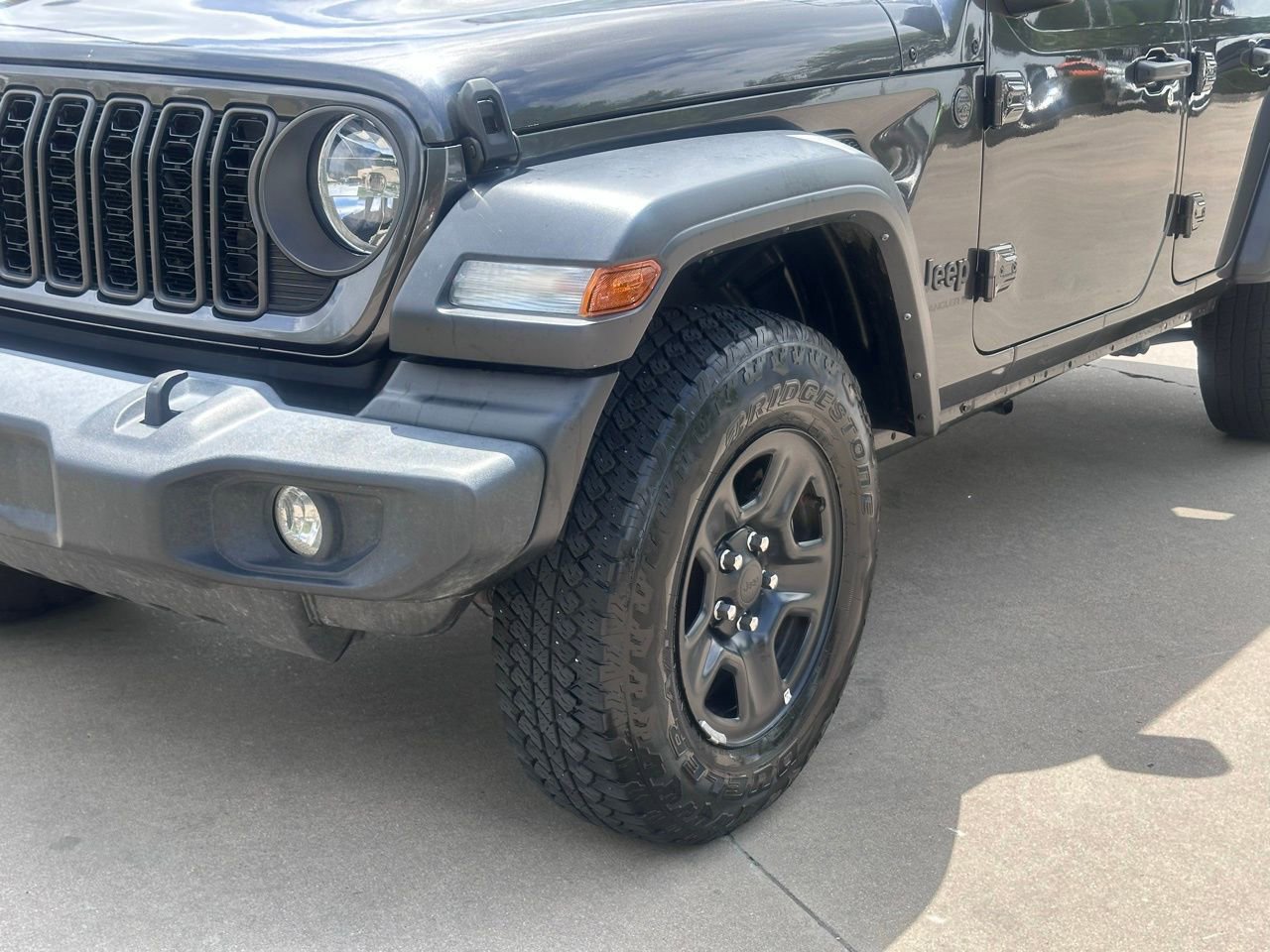Used 2024 Jeep Wrangler Unlimited Sport AWD/4WD image 9